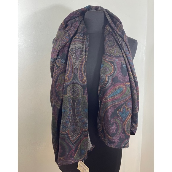 Beautiful Paisley Scarf 100% Made in USA 100% Viscose - Picture 1 of 4